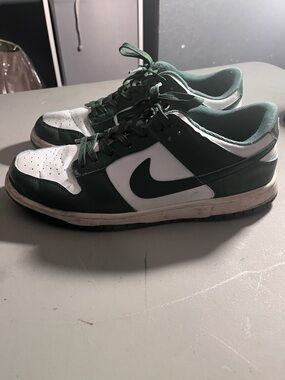 Nike Men's Low-Top Sneakers in Green and White